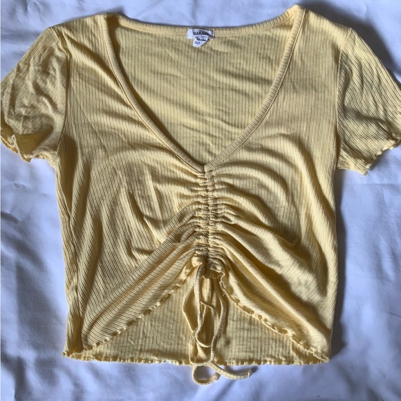 Light Yellow Ruched Top - Picture 3 of 4